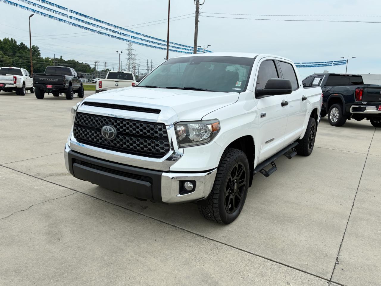 Toyota Tundra  2021