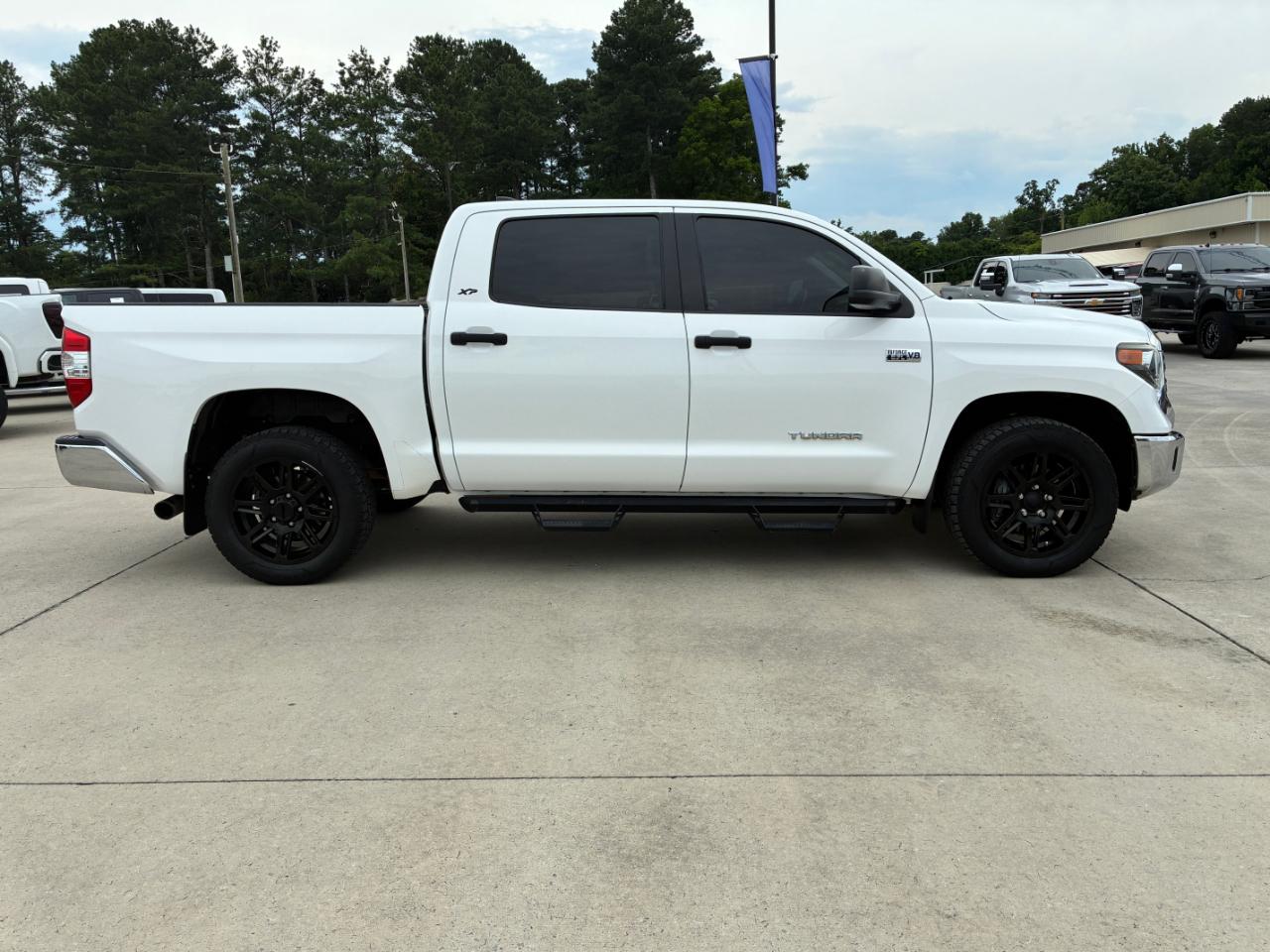 Toyota Tundra  2021