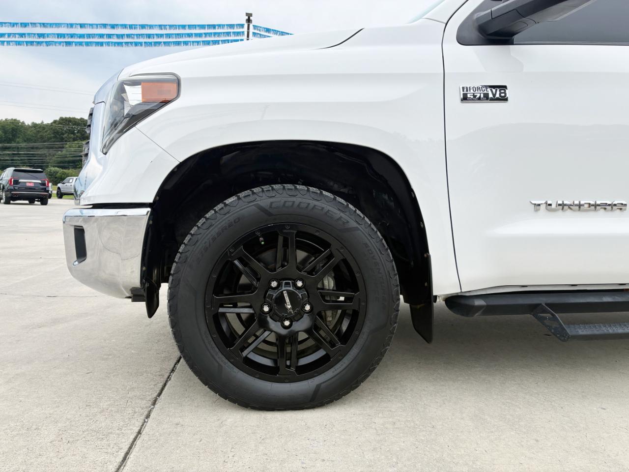 Toyota Tundra  2021