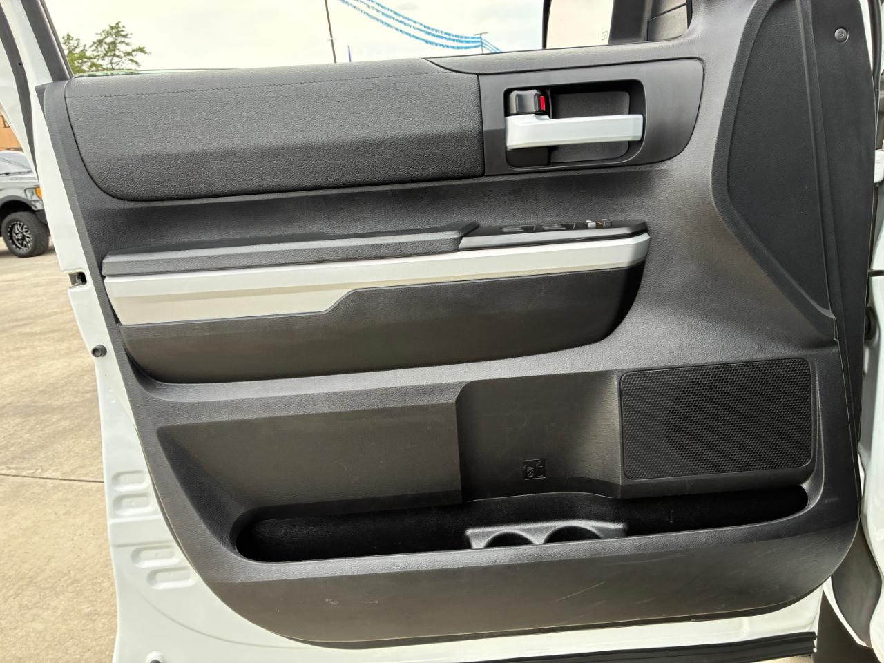 Toyota Tundra  2021