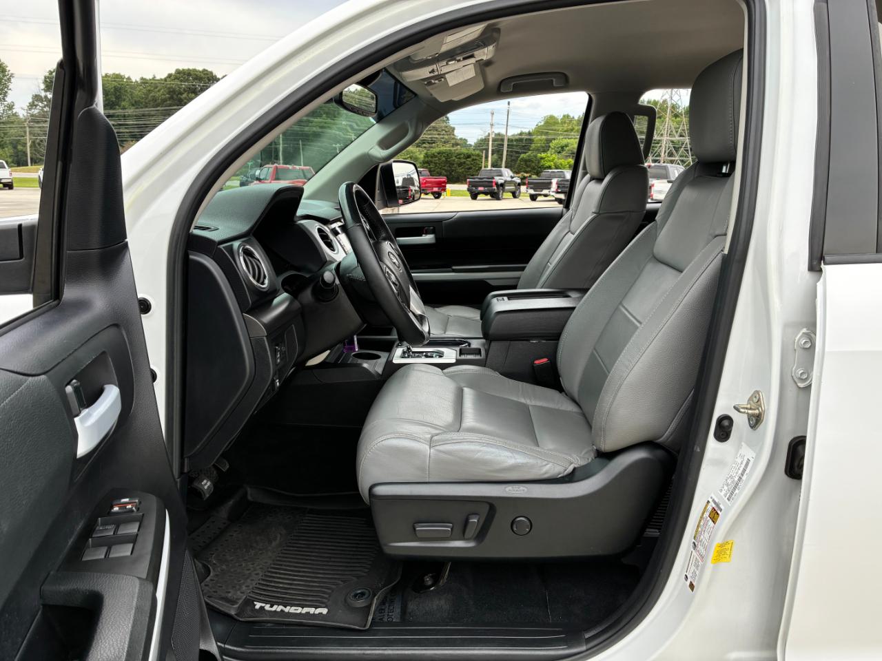 Toyota Tundra  2021