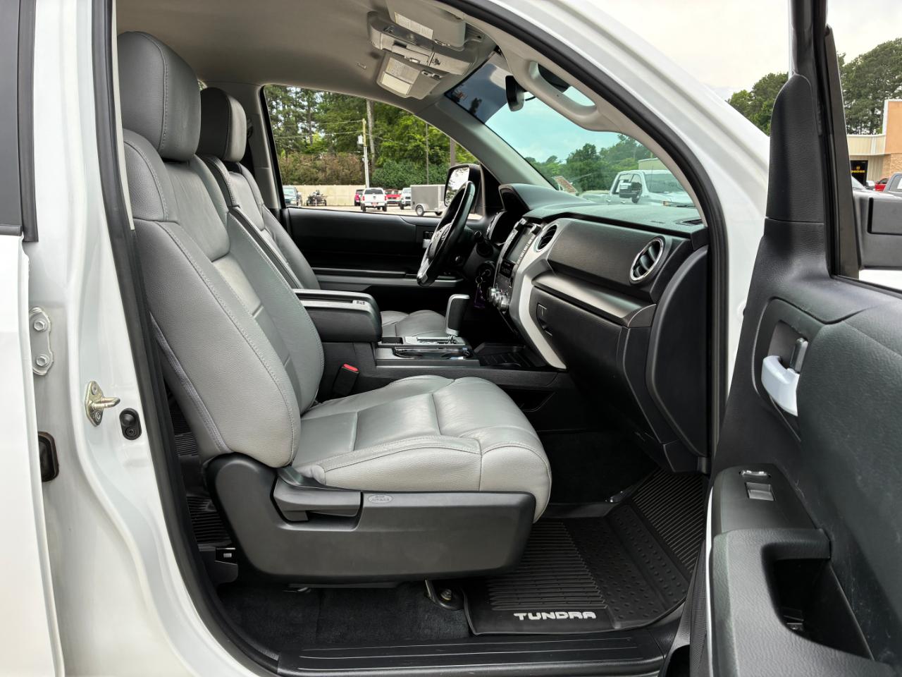 Toyota Tundra  2021