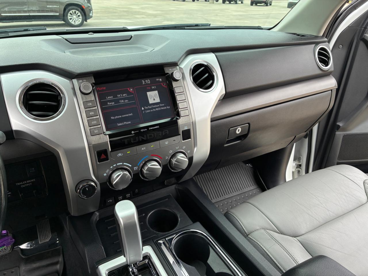 Toyota Tundra  2021