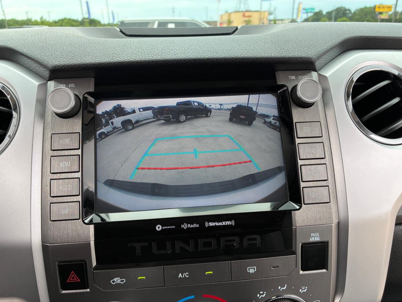 Toyota Tundra  2021