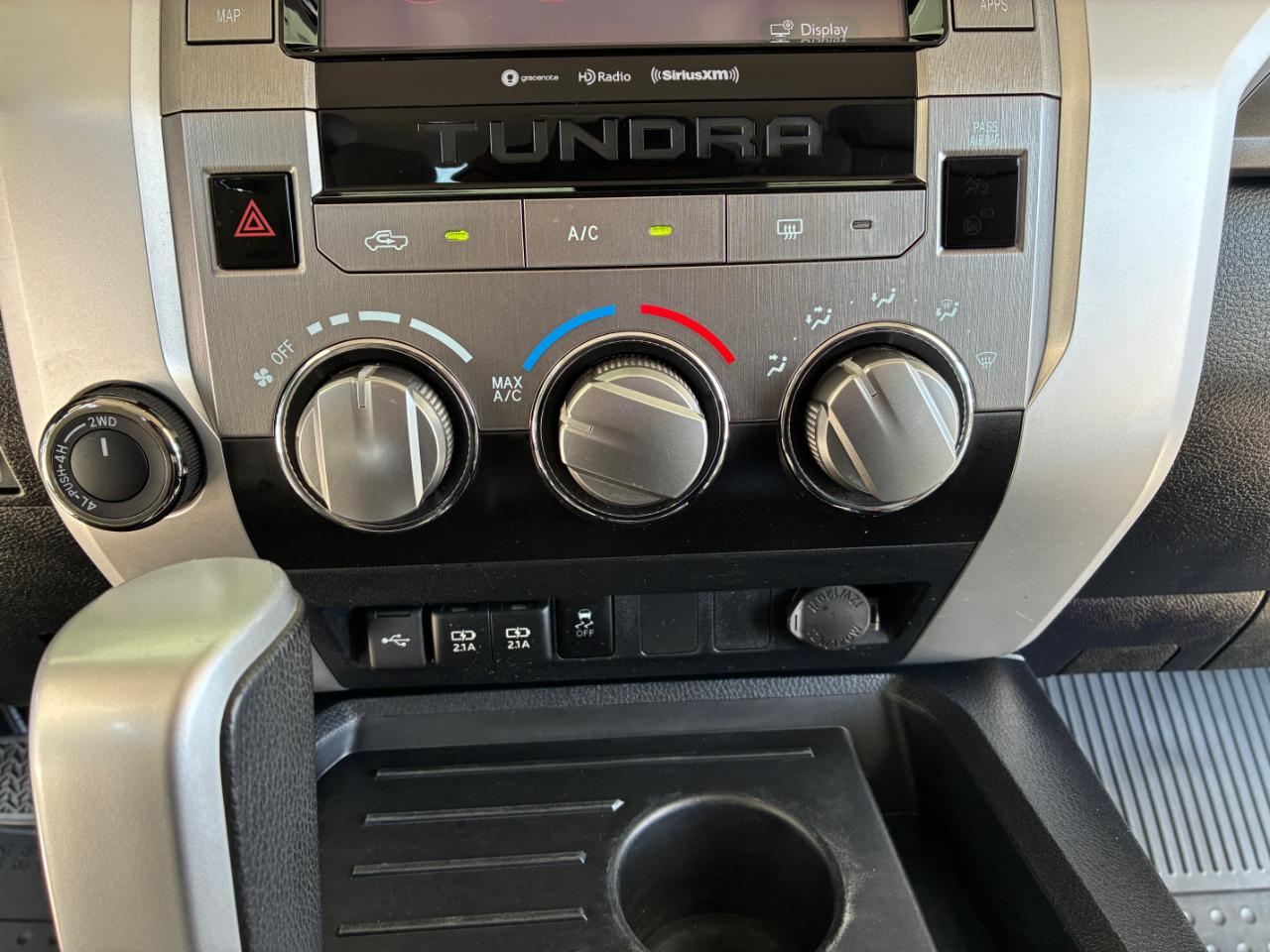 Toyota Tundra  2021