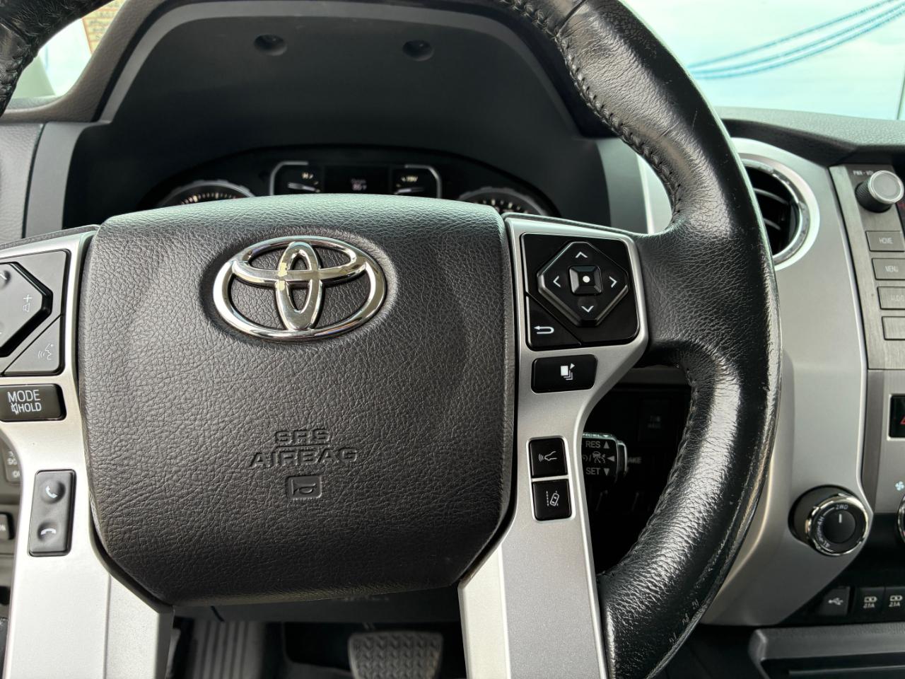 Toyota Tundra  2021