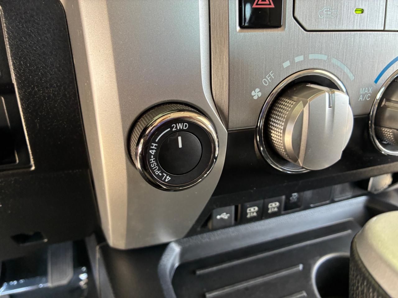 Toyota Tundra  2021