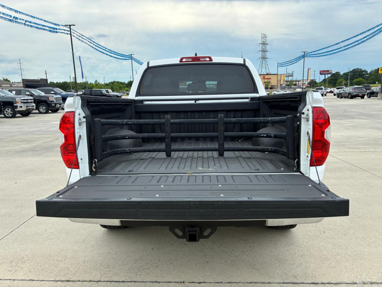 Toyota Tundra  2021