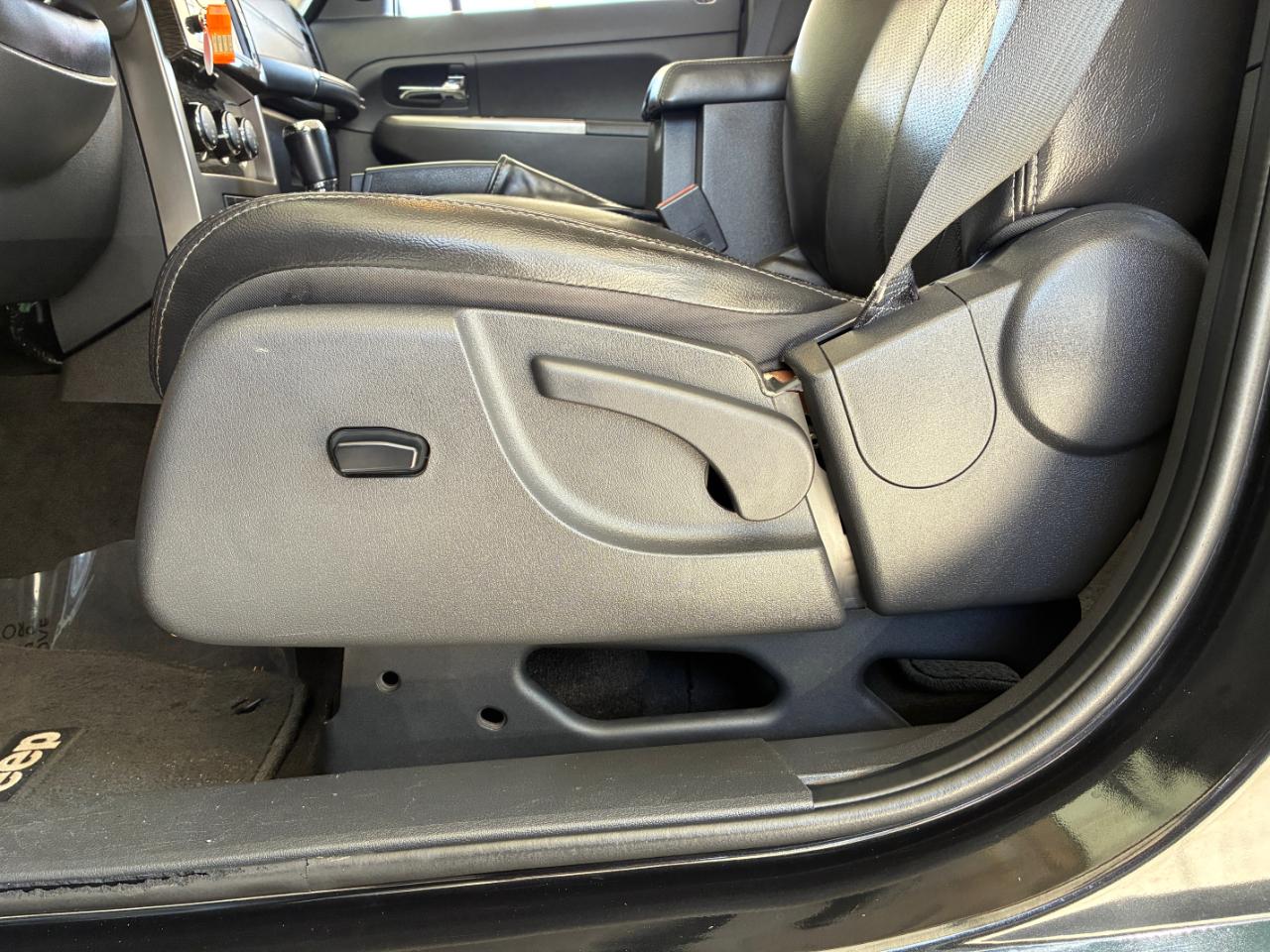 Jeep Liberty  2011