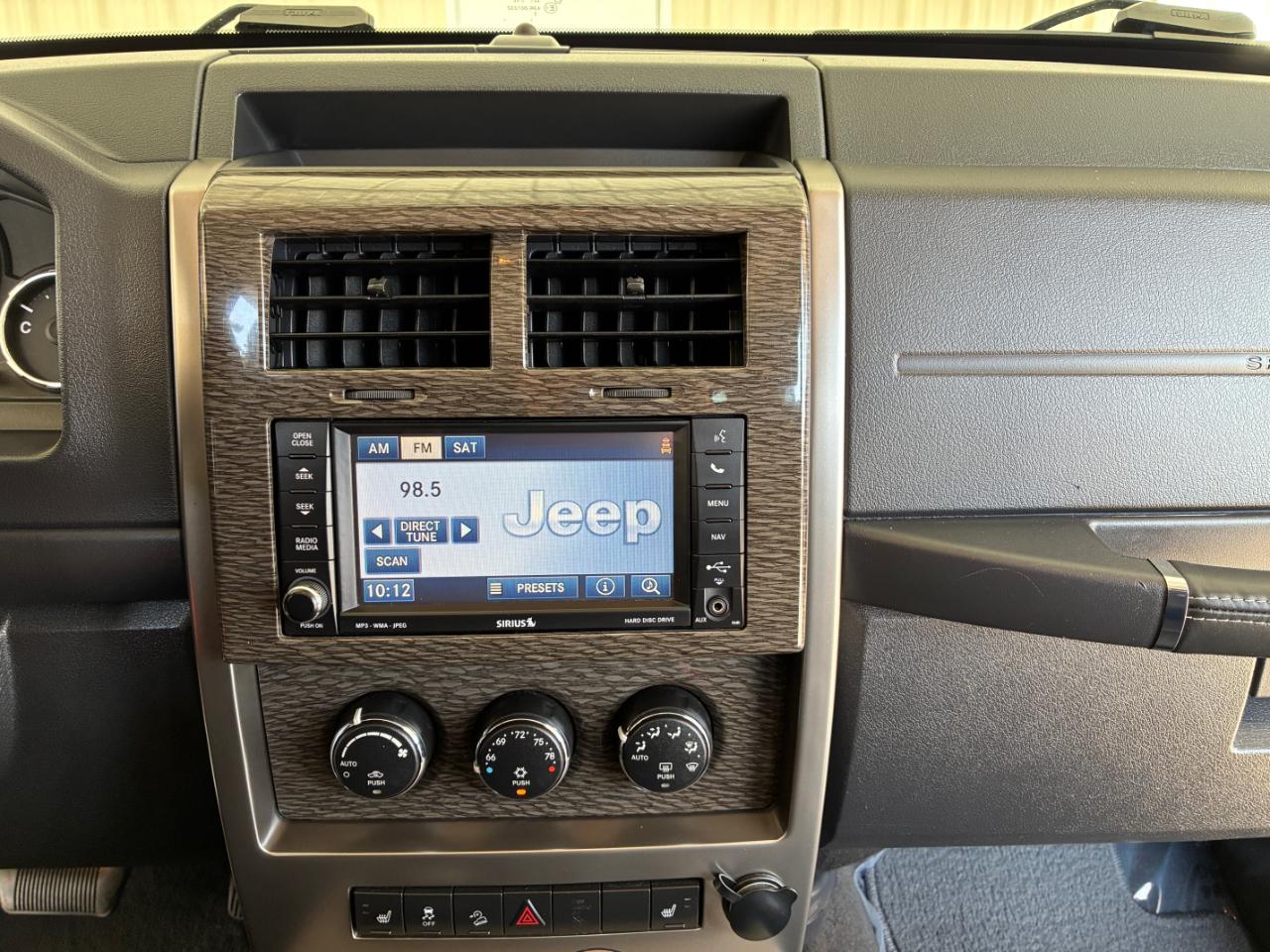 Jeep Liberty  2011