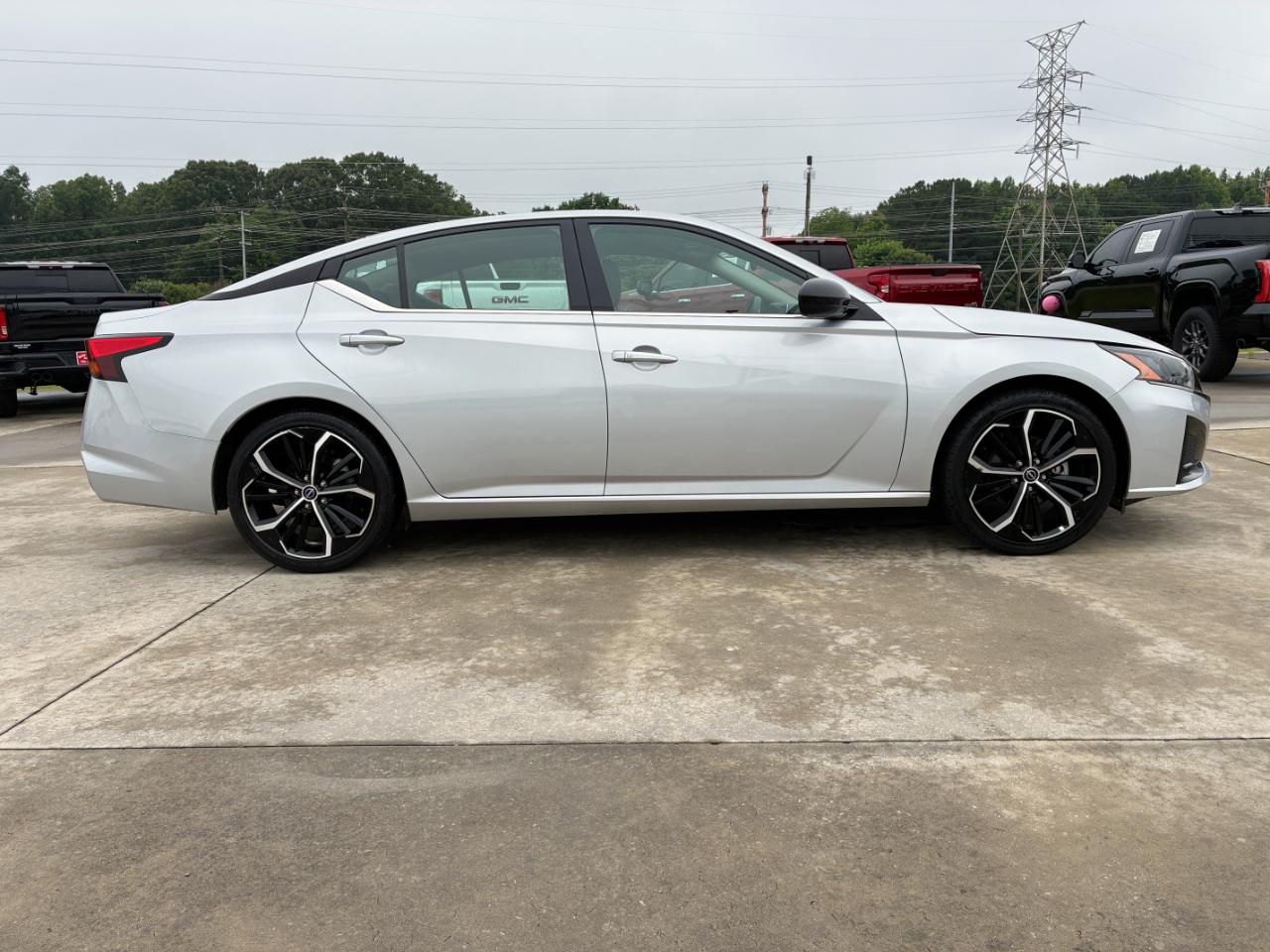 Nissan Altima  2024