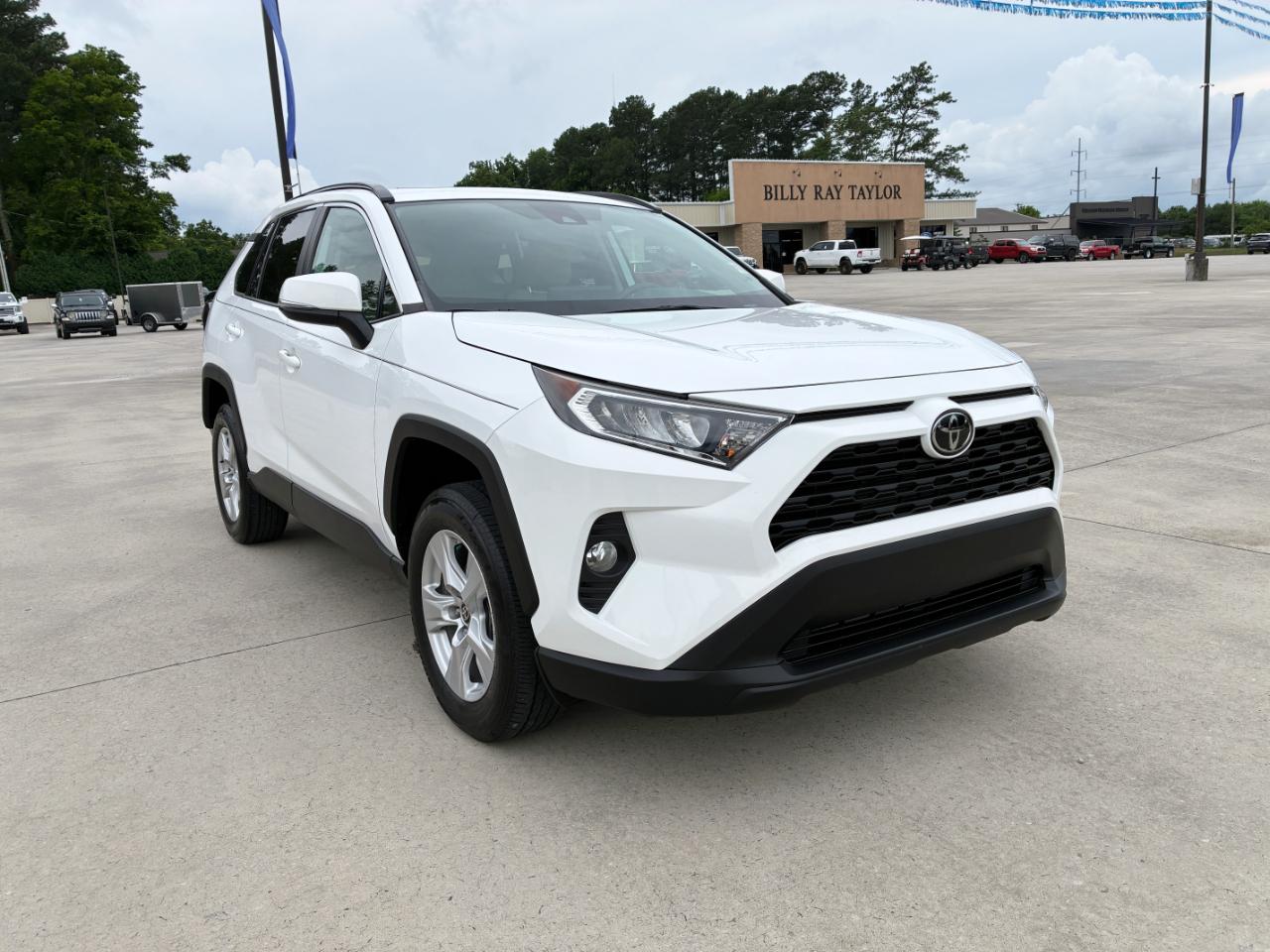 Toyota RAV4 XLE 2021