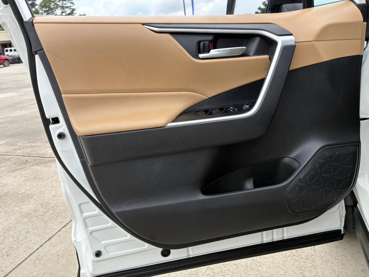 Toyota RAV4 XLE 2021