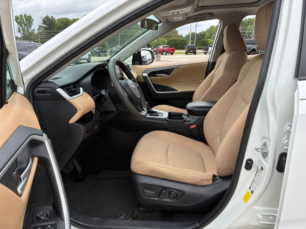 Toyota RAV4 XLE 2021