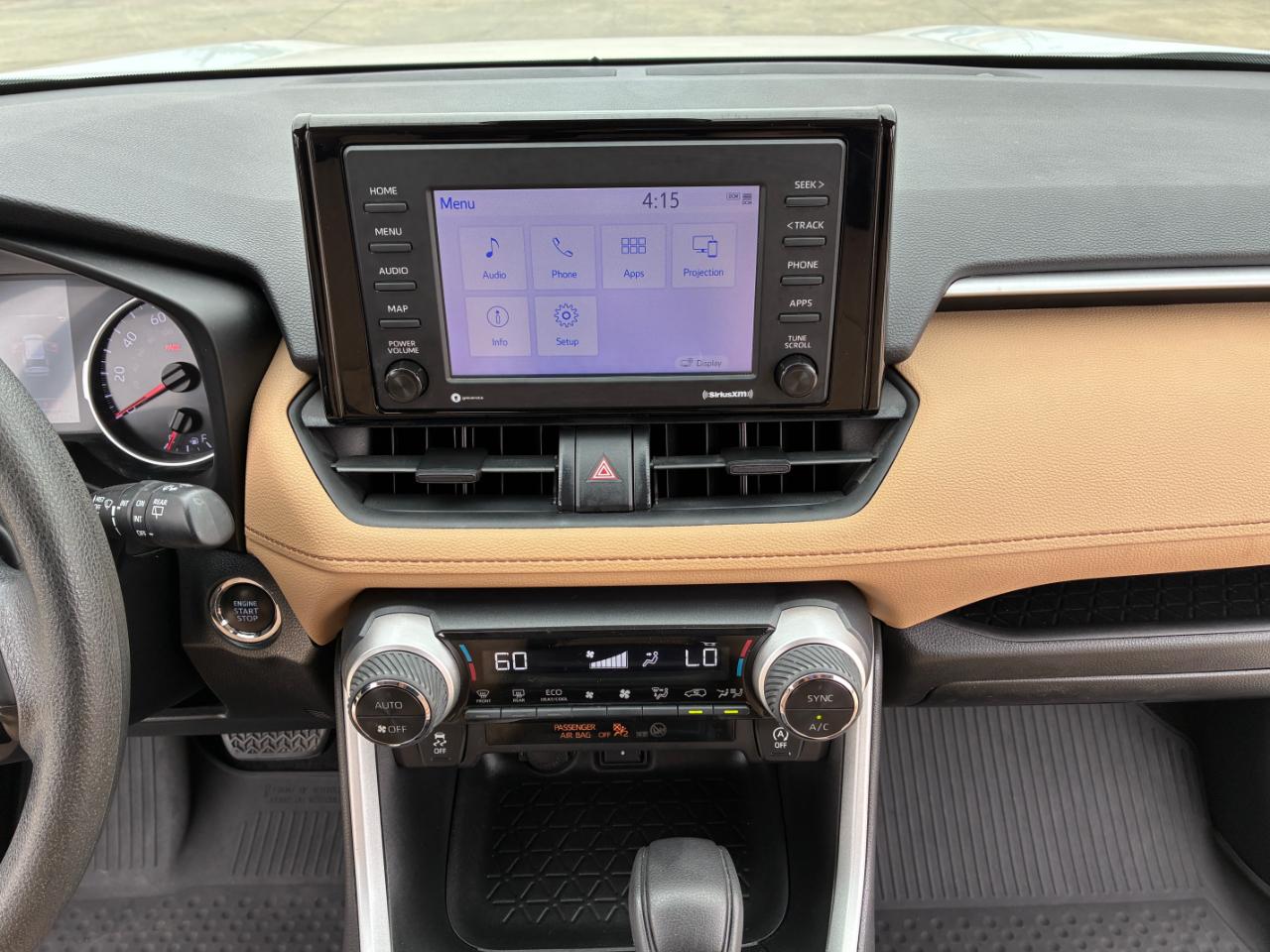 Toyota RAV4 XLE 2021