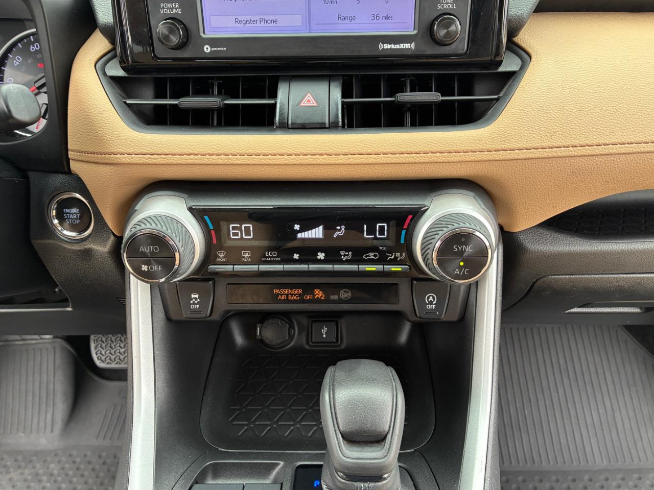 Toyota RAV4 XLE 2021
