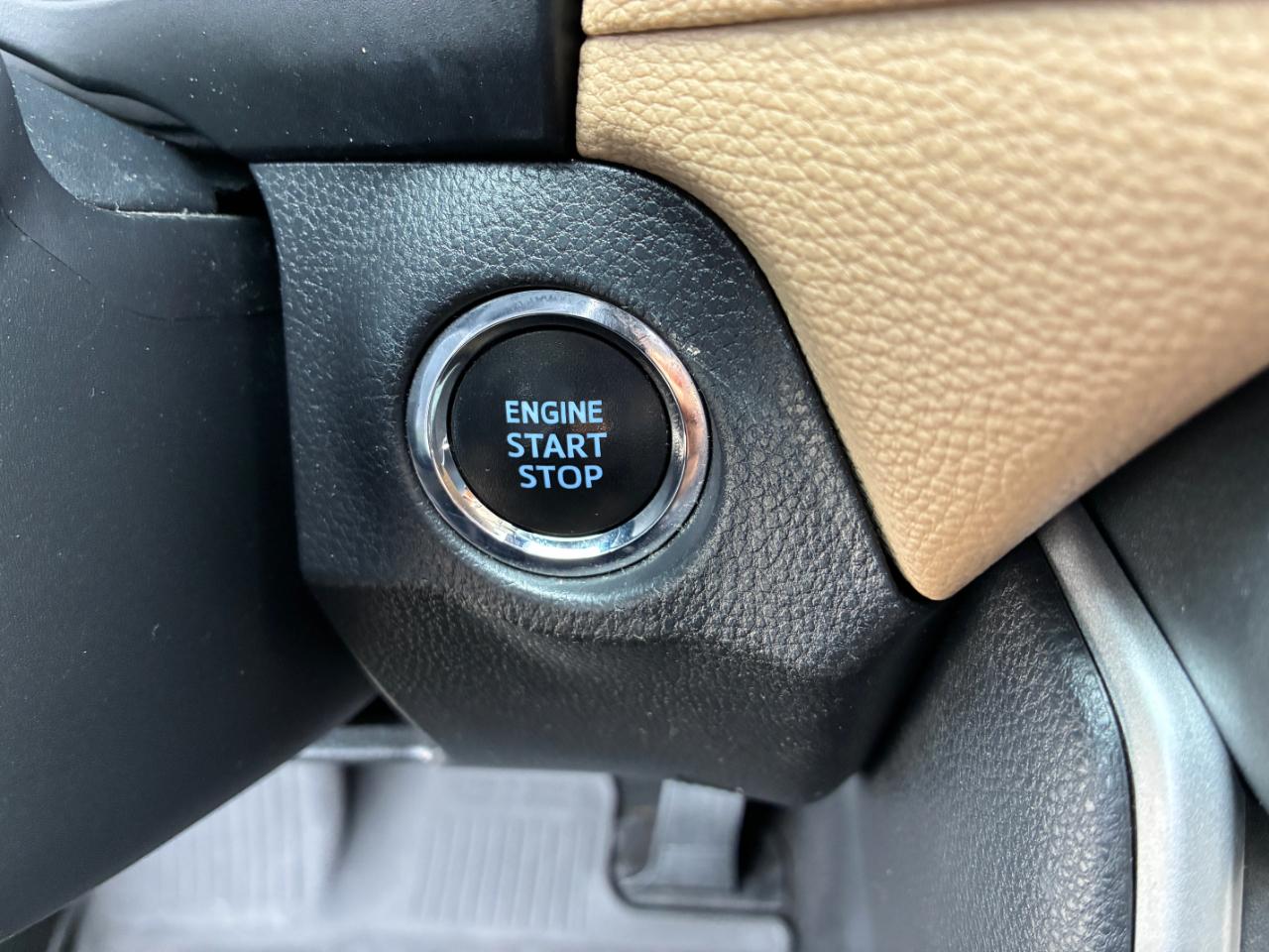 Toyota RAV4 XLE 2021