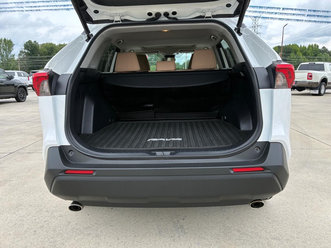 Toyota RAV4 XLE 2021