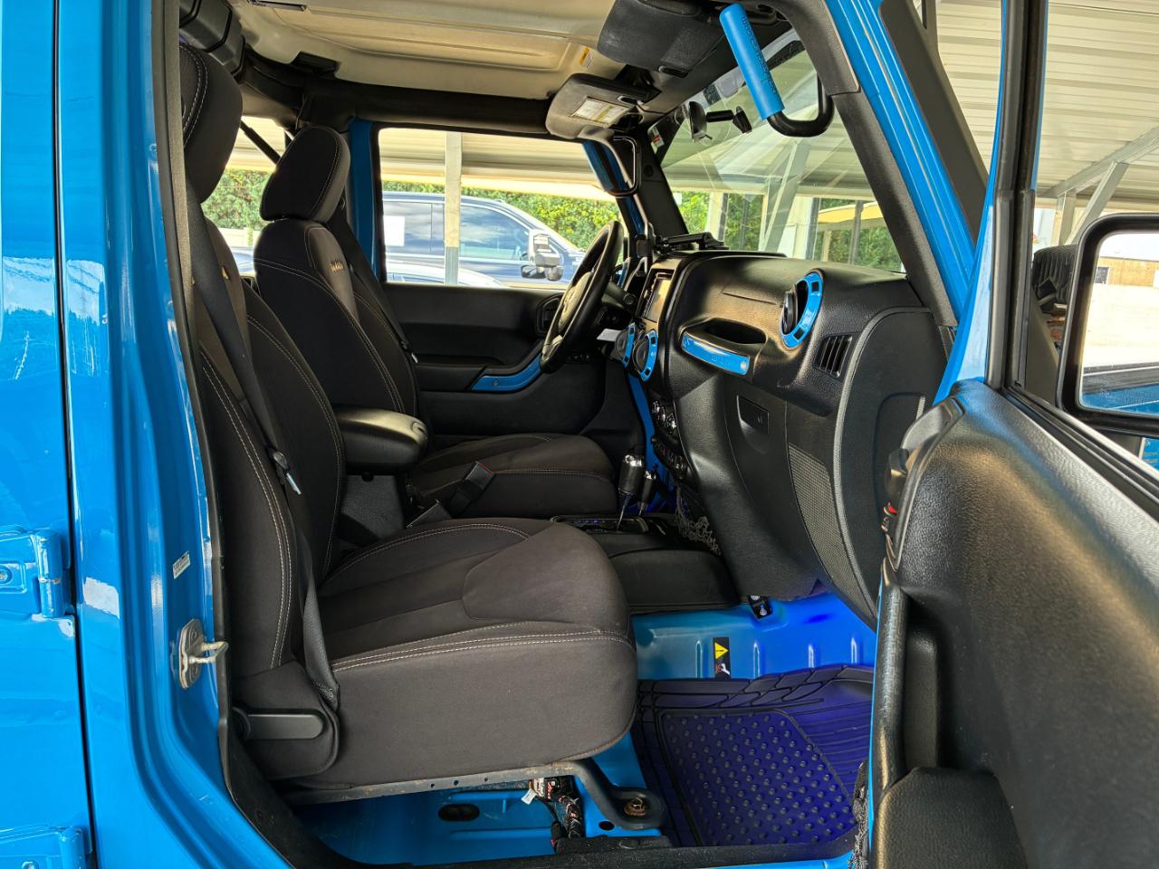 Jeep Wrangler Sahara 2011