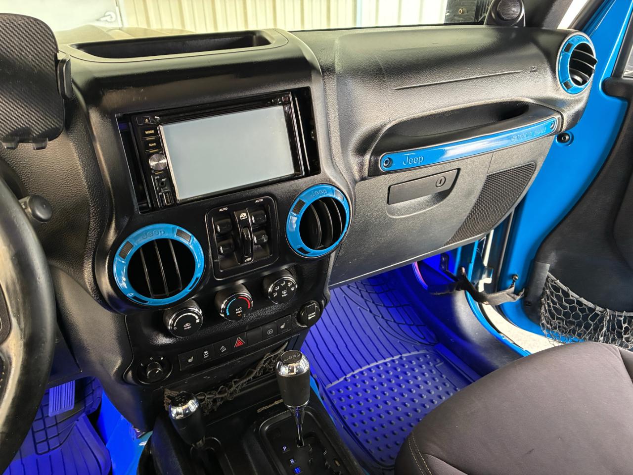 Jeep Wrangler Sahara 2011