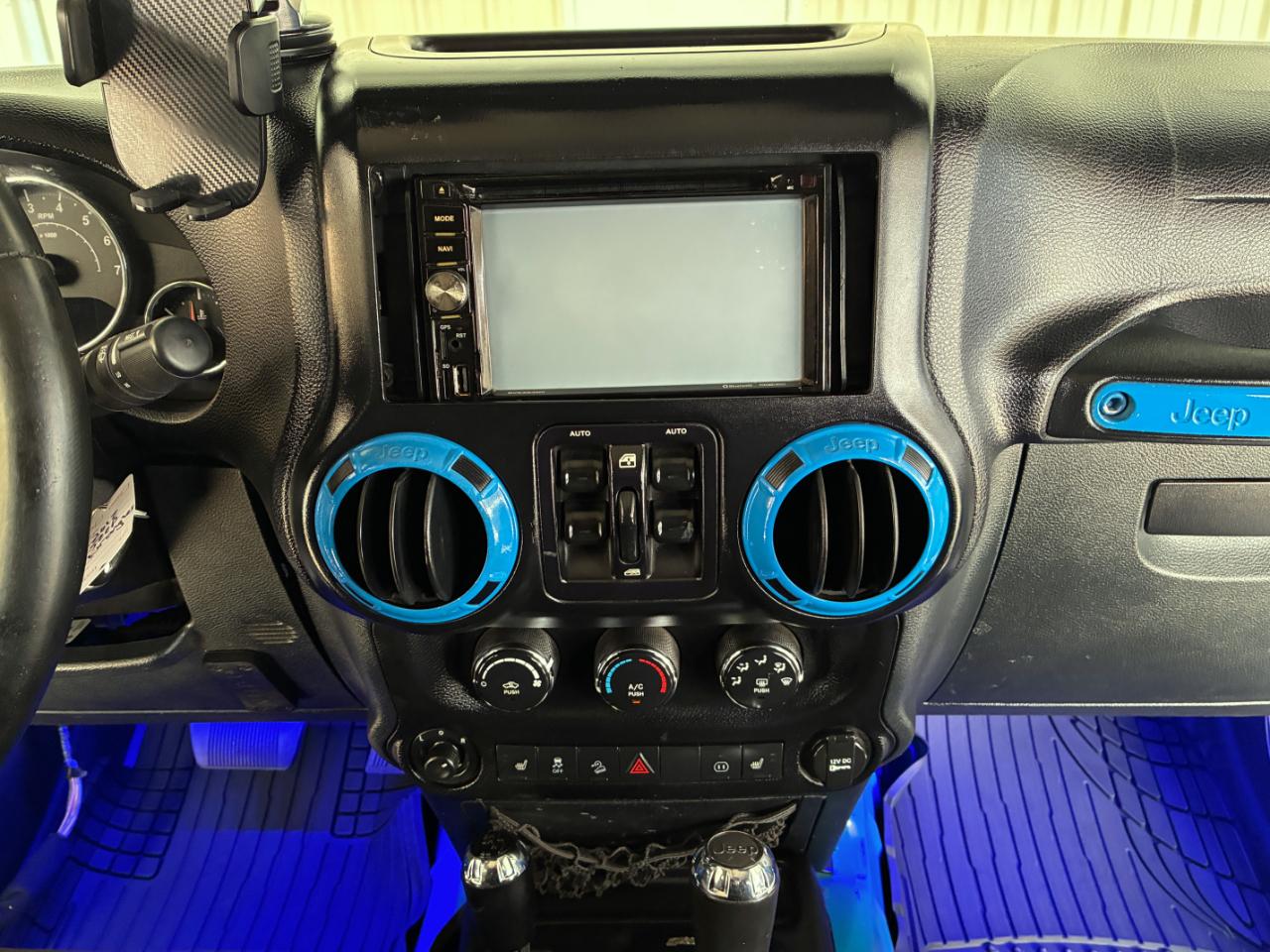Jeep Wrangler Sahara 2011