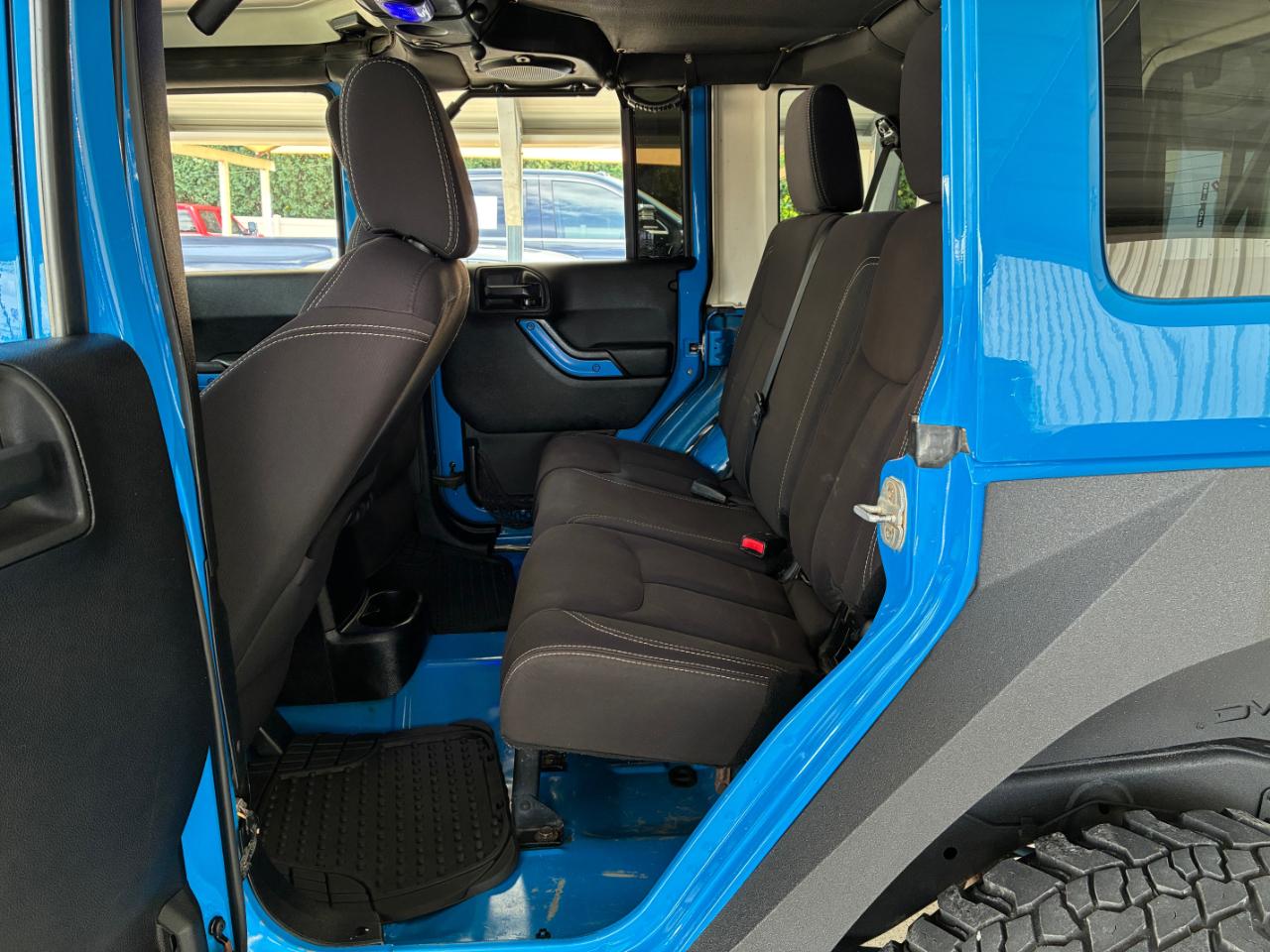 Jeep Wrangler Sahara 2011