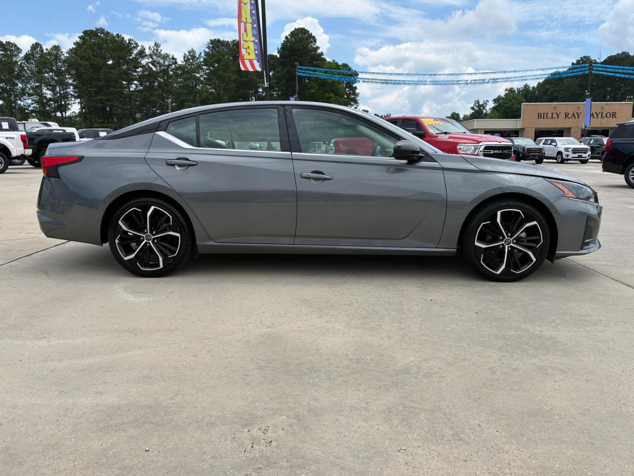 Nissan Altima  2024