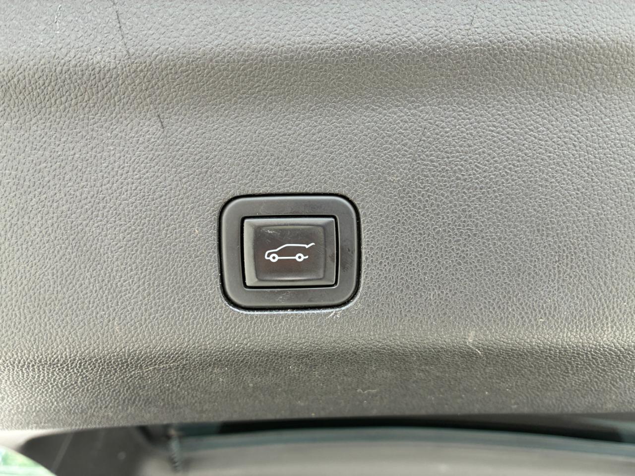 Chevrolet Tahoe  2021