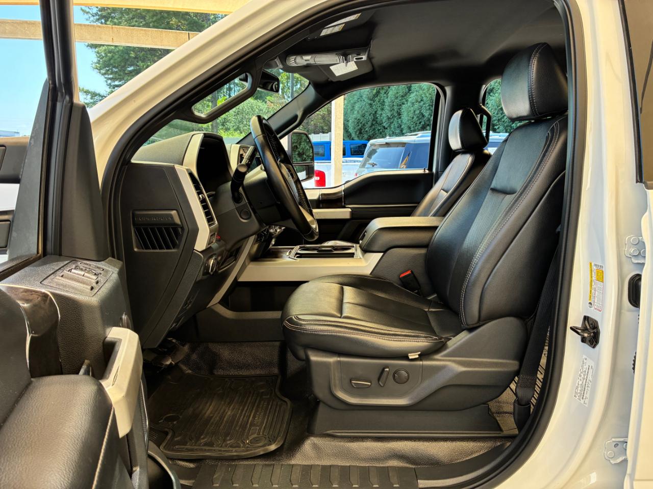 Ford F-350 SD Lariat 2022