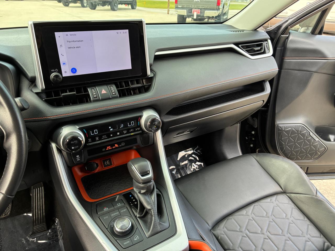Toyota RAV4  2024