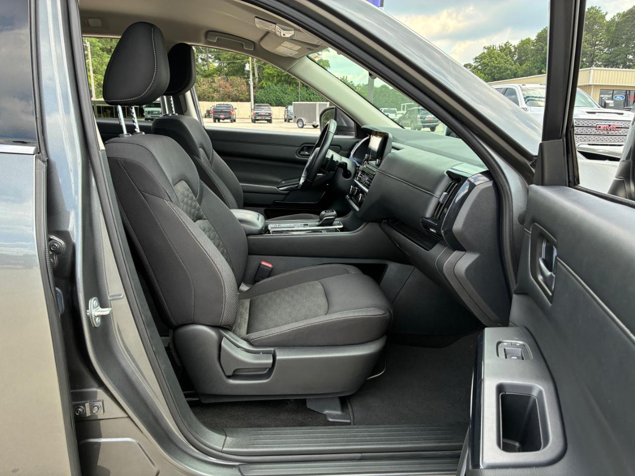 Nissan Pathfinder  2024