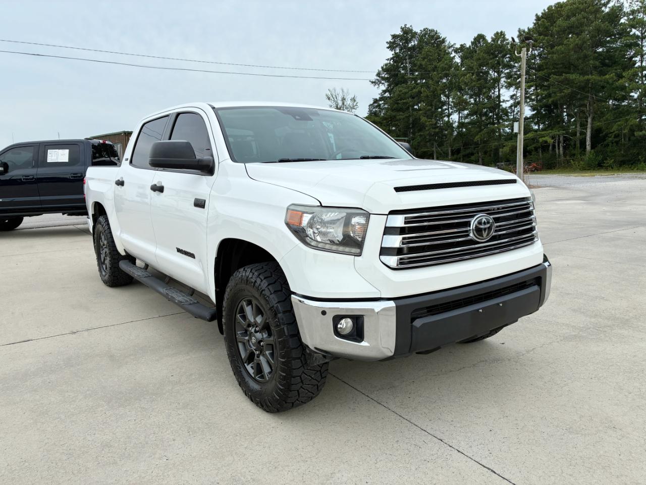 Toyota Tundra  2021