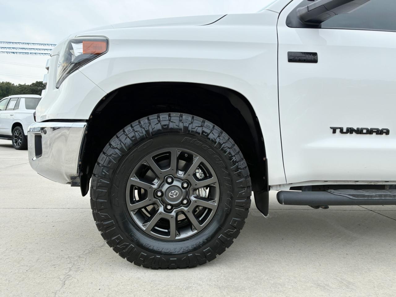 Toyota Tundra  2021