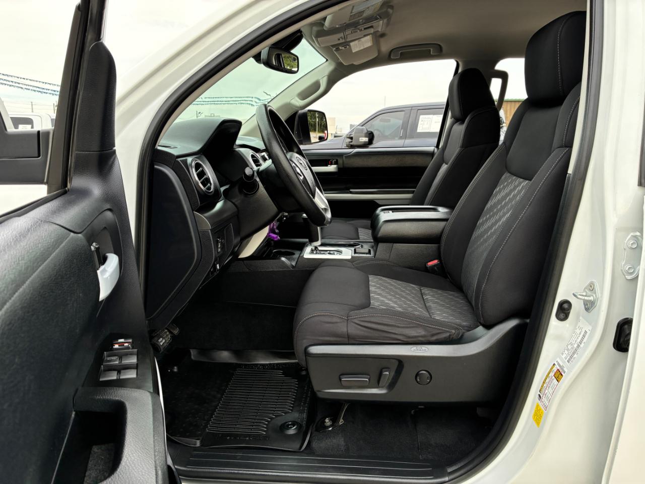 Toyota Tundra  2021