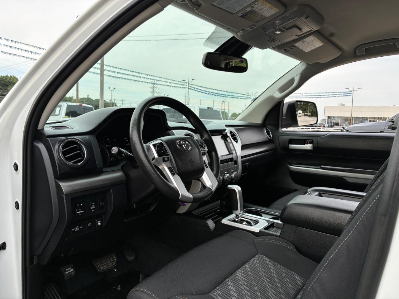 Toyota Tundra  2021