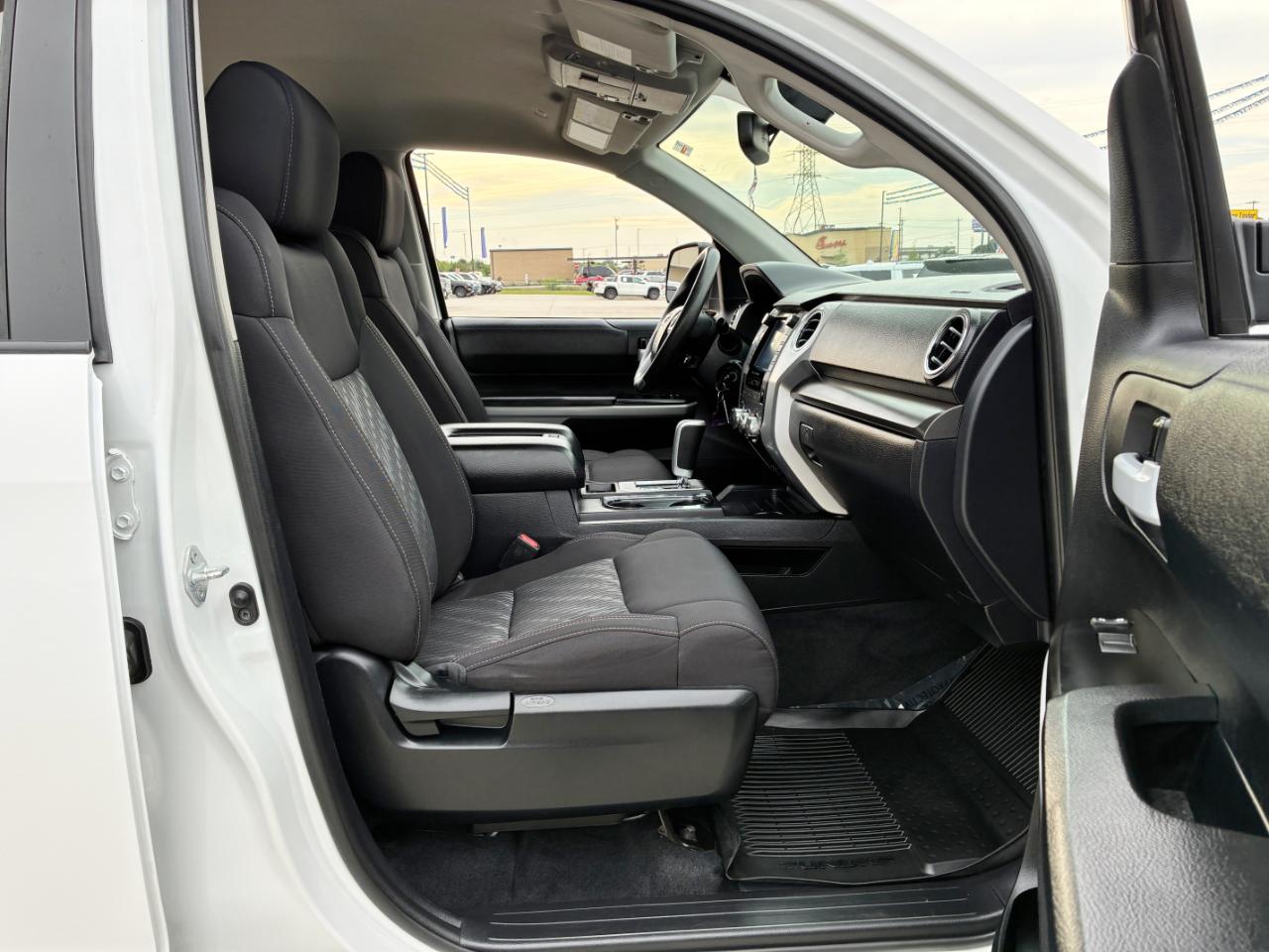 Toyota Tundra  2021