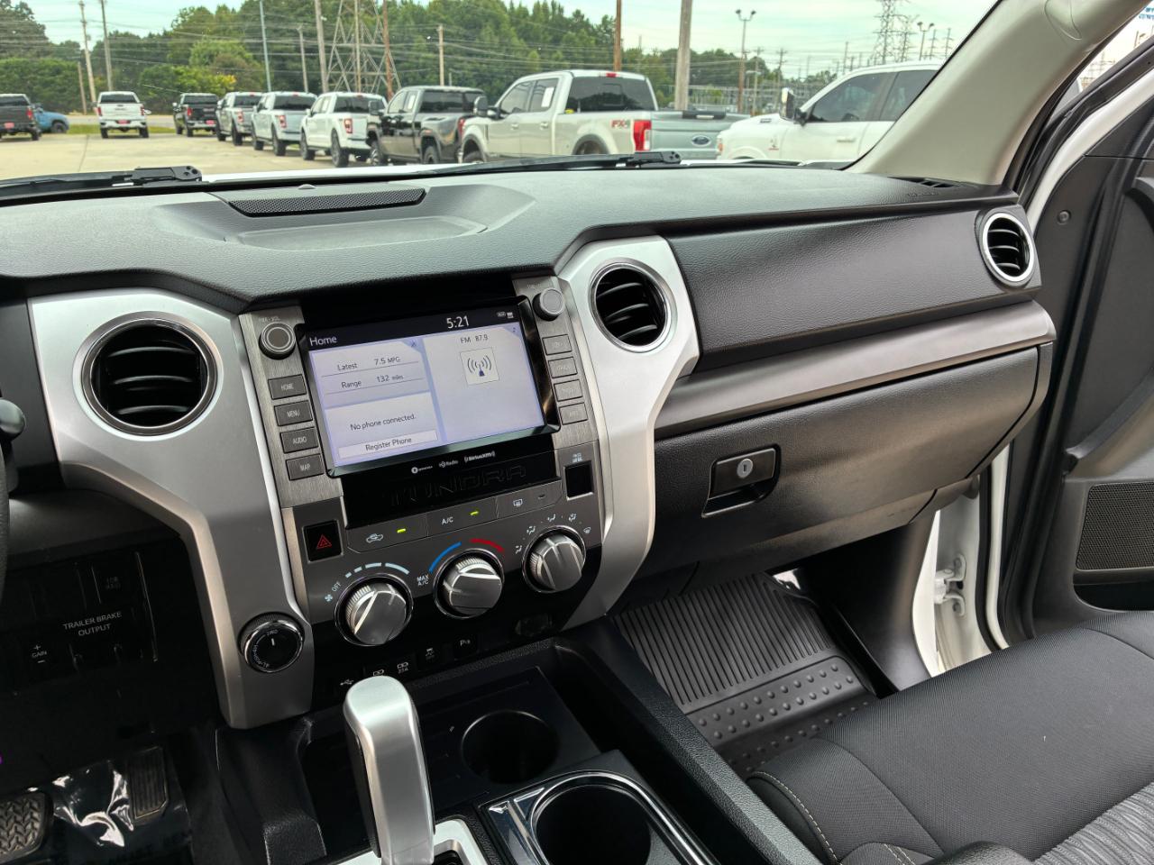 Toyota Tundra  2021