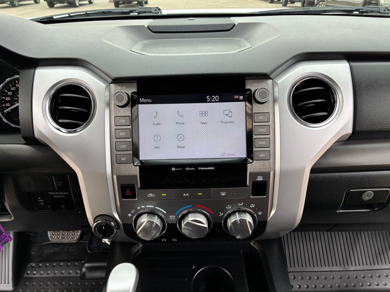Toyota Tundra  2021