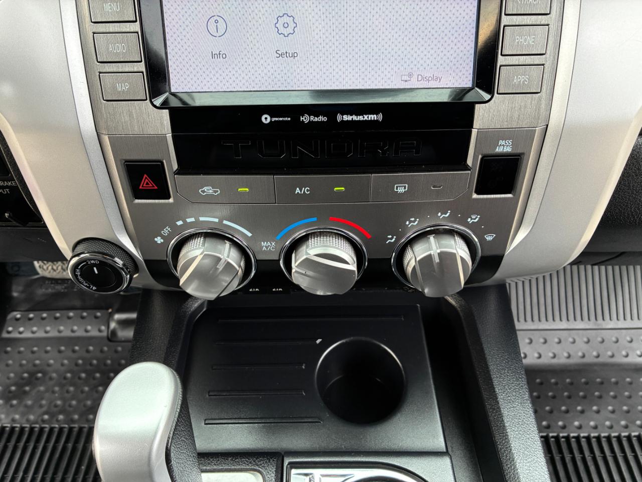 Toyota Tundra  2021