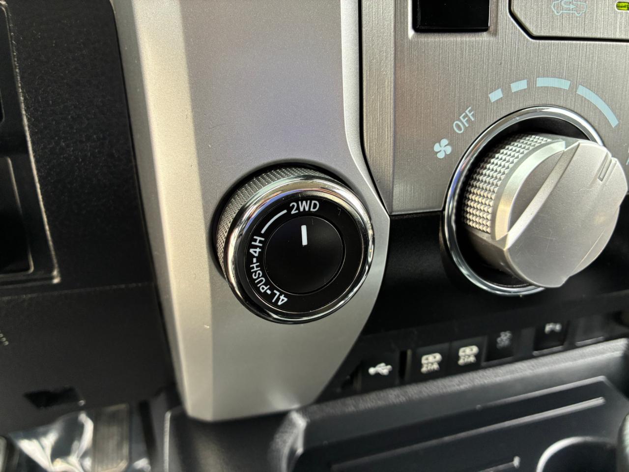Toyota Tundra  2021