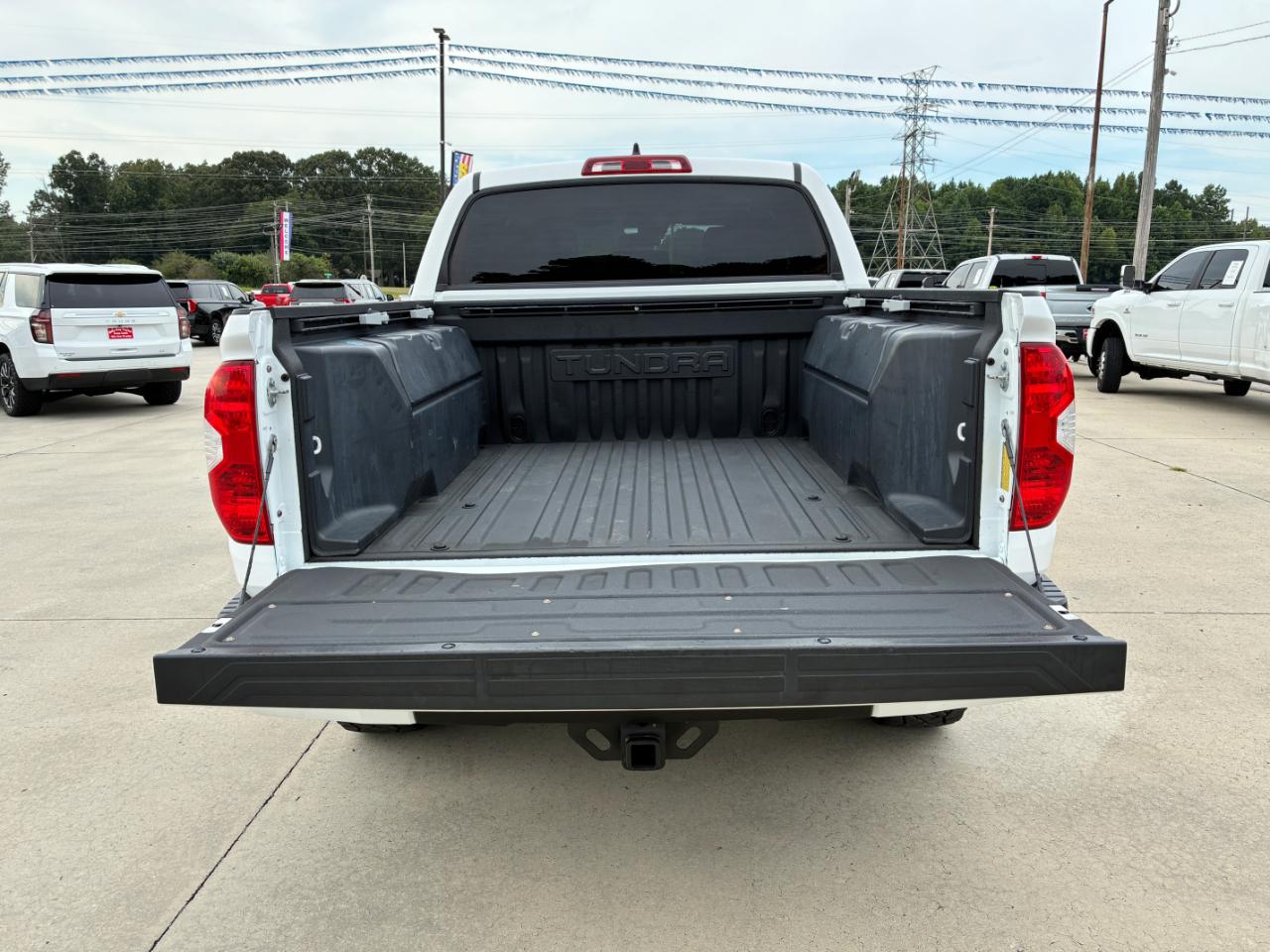 Toyota Tundra  2021