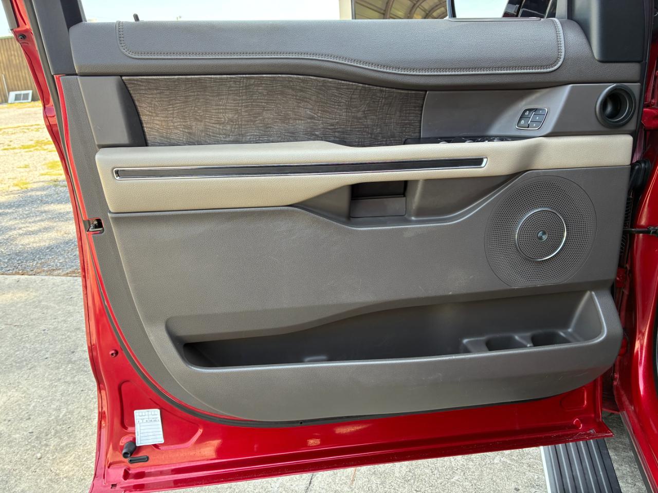 Ford Expedition  2021