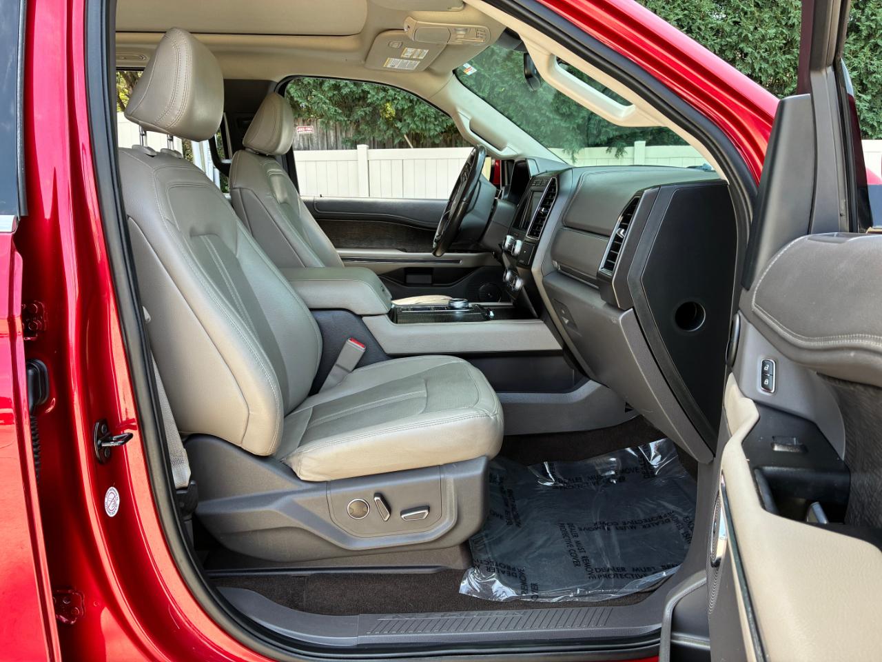 Ford Expedition  2021