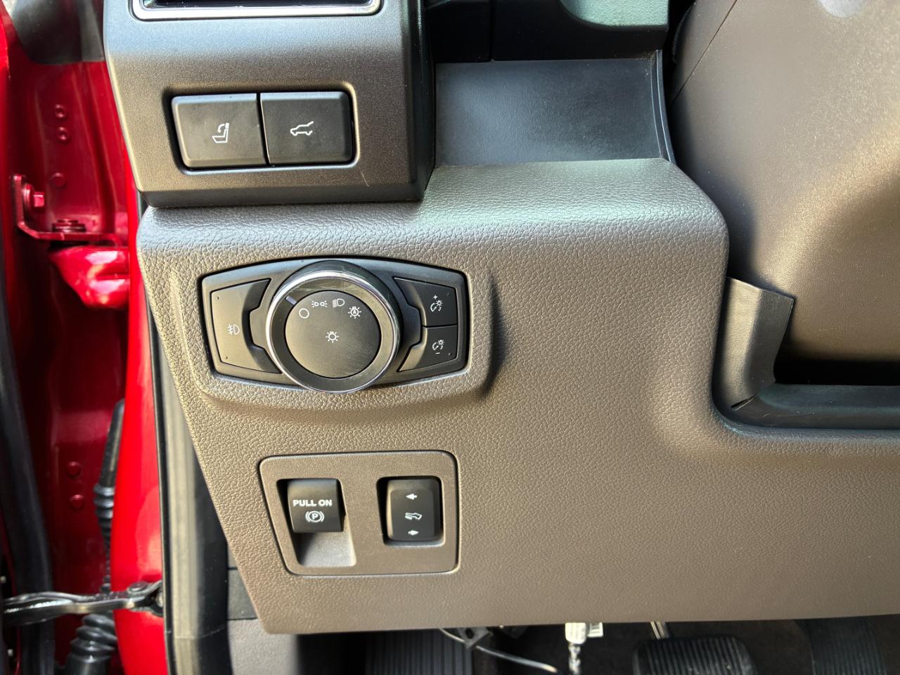 Ford Expedition  2021