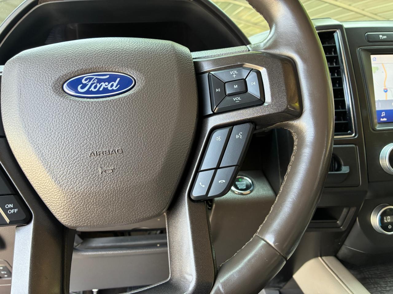 Ford Expedition  2021