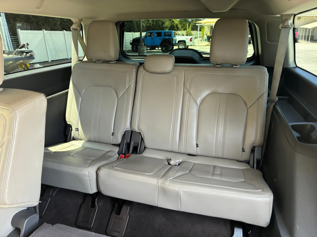 Ford Expedition  2021