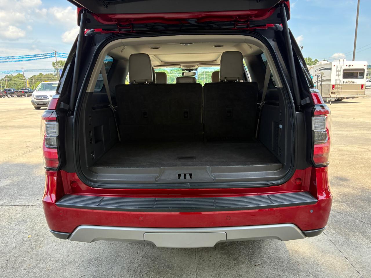Ford Expedition  2021