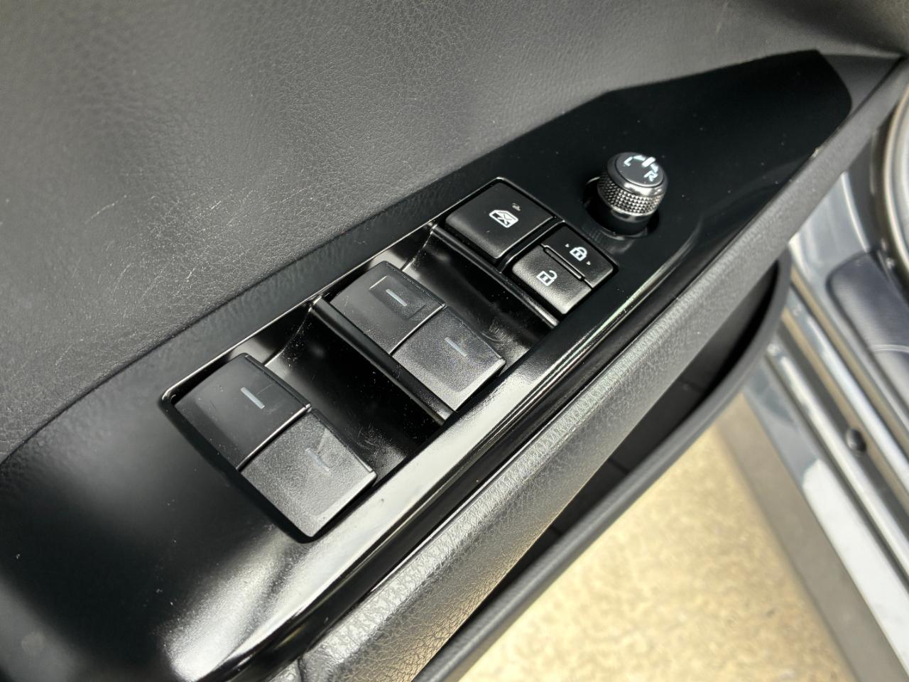 Toyota Camry Hybrid XLE 2025