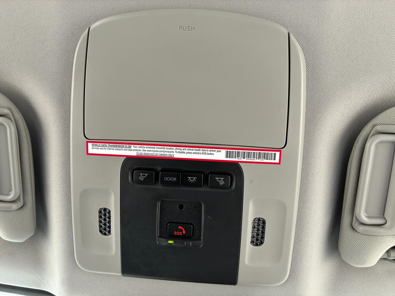 Toyota Camry Hybrid XLE 2025