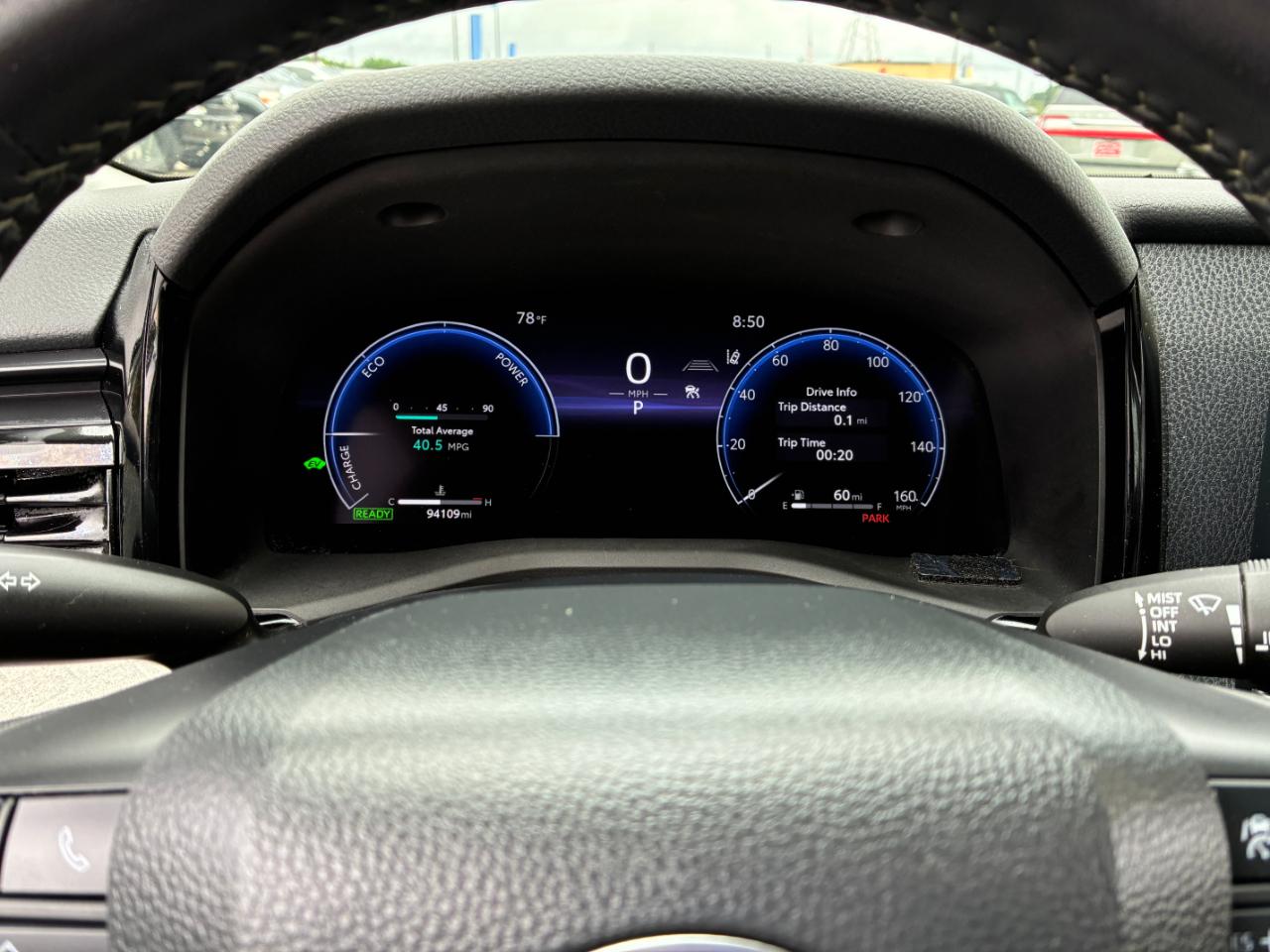 Toyota Camry Hybrid XLE 2025